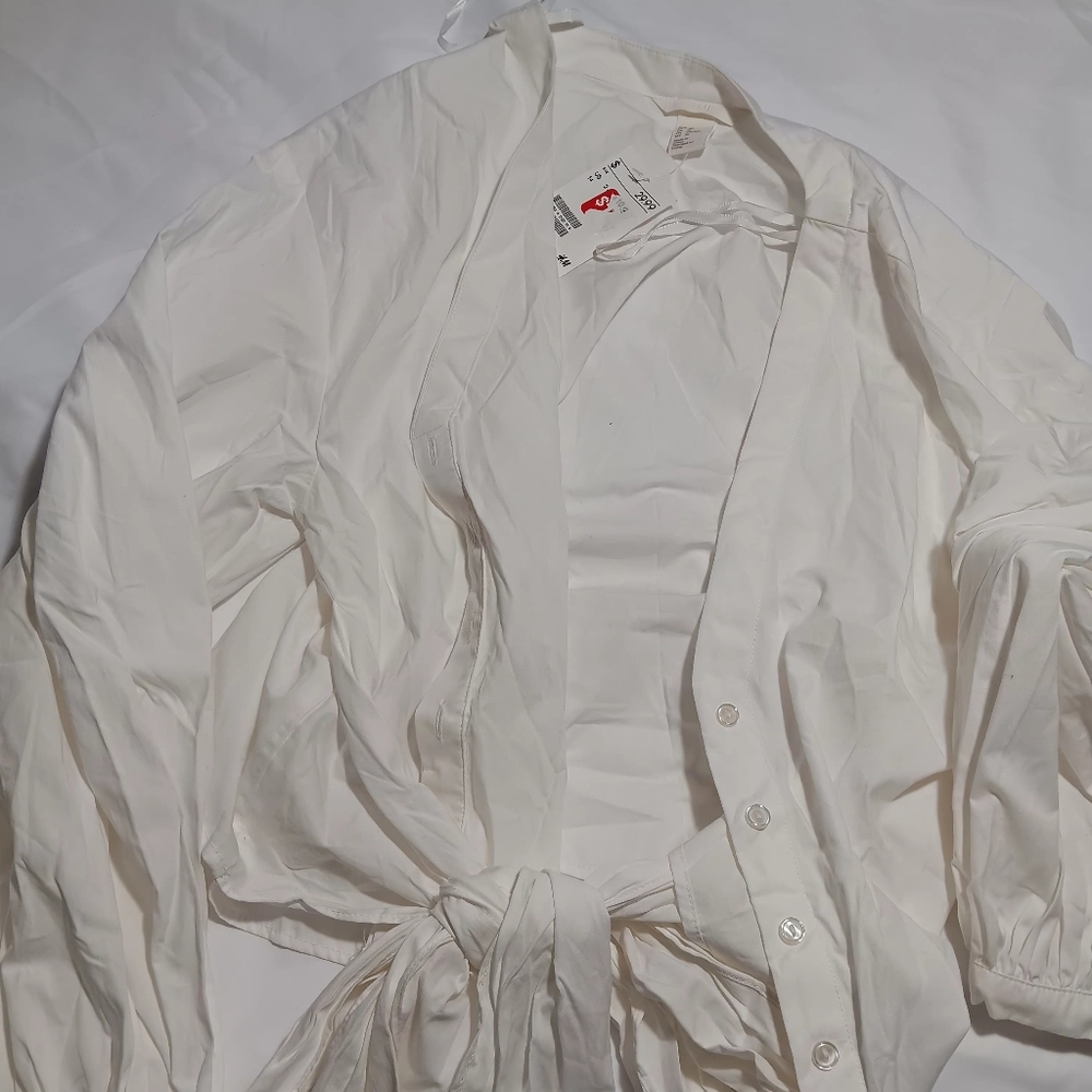 H&M Womens white blouse size 10